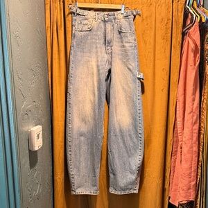 Light Wash Barrel Leg Carpenter Jeans - Blue